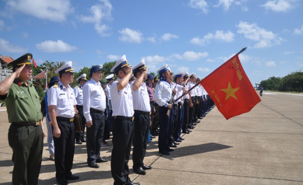 Đoàn công tác tỉnh Tuyên Quang thăm Trường Sa