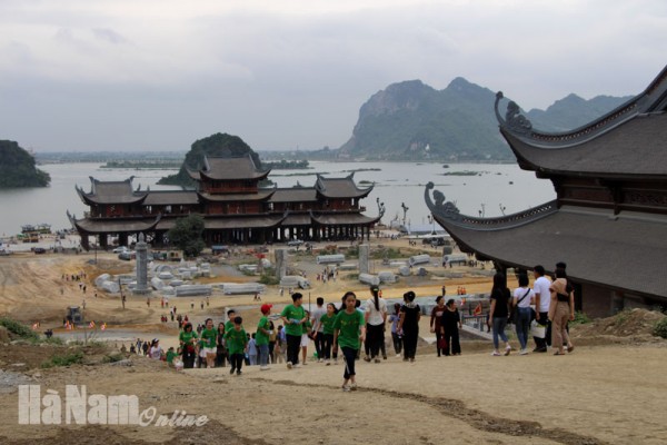 Hơn 2000 công nhân tập trung hoàn thành các hạng mục chính phục vụ Đại lễ Vesak 2019