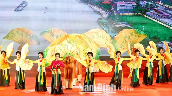 Rạng danh "Chiếng chèo Nam"