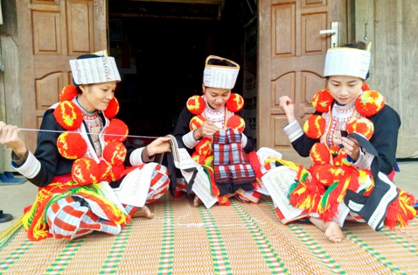 Độc đáo trang phục người Dao đỏ ở Na Hang