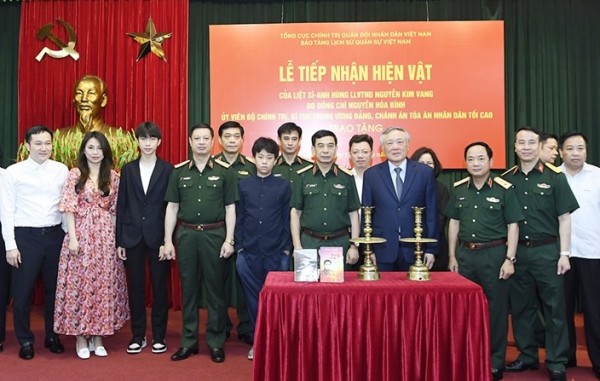 Bảo tàng Lịch sử Quân sự Việt Nam tiếp nhận hiện vật đặc biệt