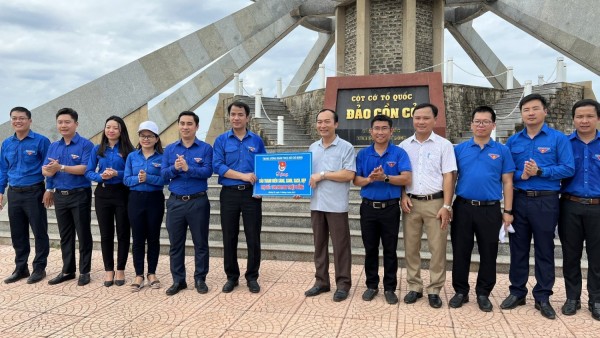 Trung ương Đoàn tổ chức hoạt động an sinh xã hội tại đảo Cồn Cỏ