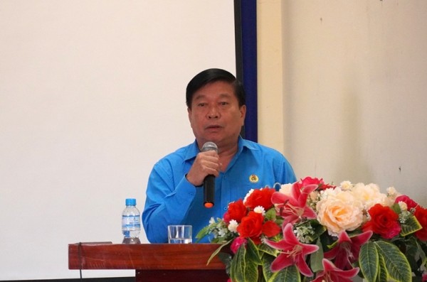 Chủ tịch Liên đoàn Lao động tỉnh Long An Nguyễn Văn Quí nhấn mạnh một số nhiệm vụ trọng tâm năm 2023 tại hội nghị.