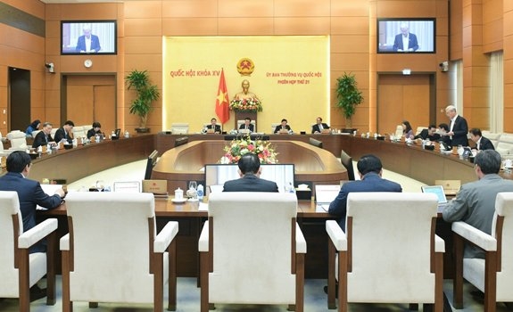 Ủy ban Thường vụ Quốc hội cho ý kiến về một số vấn đề lớn còn ý kiến khác nhau của dự án Luật Đấu thầu (sửa đổi). Ảnh: TH.