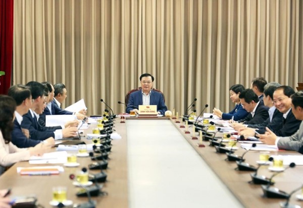 Đồng chí Đinh Tiến Dũng, Ủy viên Bộ Chính trị, Bí thư Thành ủy Hà Nội, Trưởng ban Chỉ đạo chủ trì hội nghị.