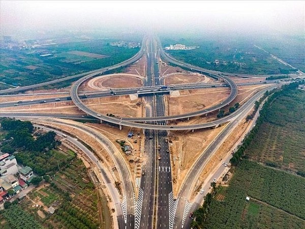 Khẩn trương hoàn thiện thủ tục đầu tư các dự án dự kiến bố trí kế hoạch đầu tư công trung hạn giai đoạn 2021 - 2025 và Chương trình phục hồi và phát triển kinh tế - xã hội