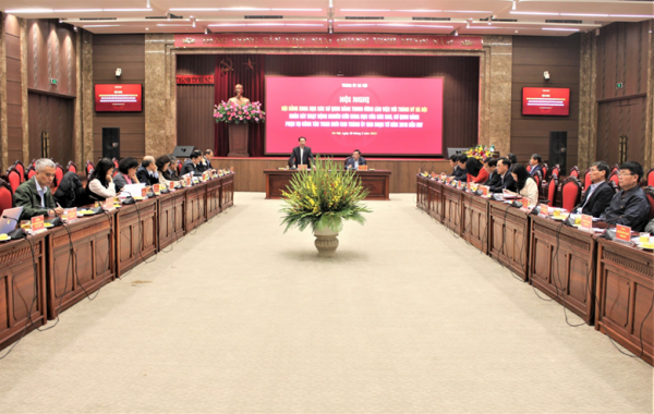 Quang cảnh buổi làm việc.