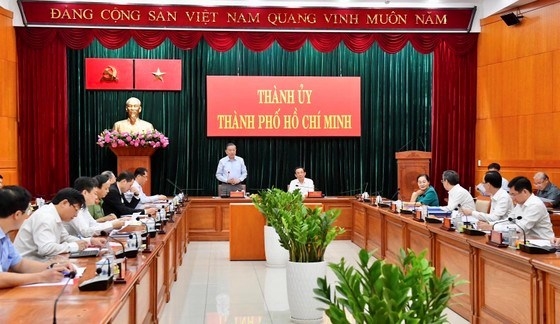 Đoàn kiểm tra làm việc với Ban Thường vụ Thành ủy TP Hồ Chí Minh. Ảnh: VIỆT DŨNG