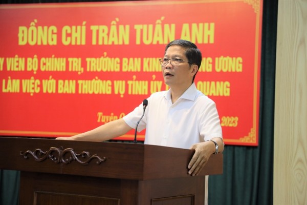 Đồng chí Trần Tuấn Anh phát biểu chỉ đạo tại buổi làm việc.