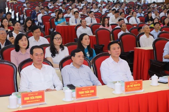 Các đại biểu tham dự hội nghị.
