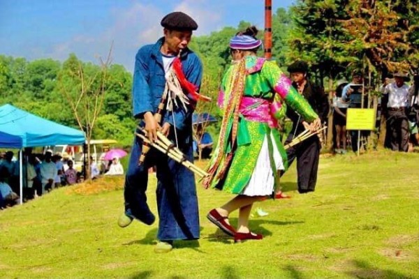 Nhiều hoạt động phong phú lại Lễ hội khèn Mông