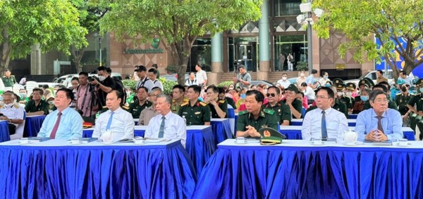 Triển lãm ảnh “Tự hào một dải biên cương”