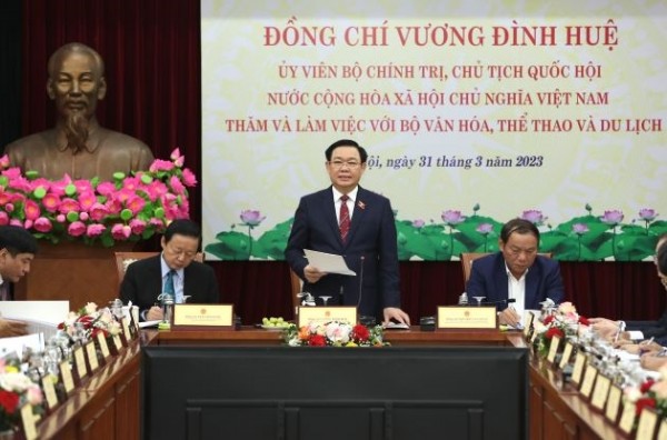 Tiếp tục hoàn thiện thể chế, chính sách trong lĩnh vực văn hóa, thể thao, du lịch