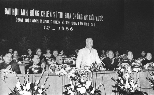 Trưng bày hơn 200 tư liệu về Chủ tịch Hồ Chí Minh với phong trào Thi đua ái quốc