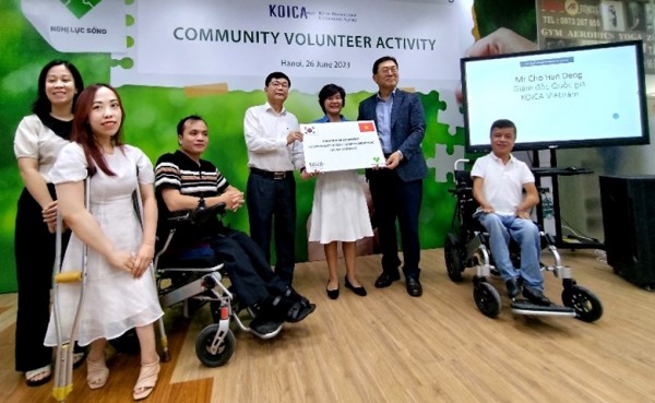 KOICA hỗ trợ trang thiết bị lớp học cho Công ty Nghị lực sống