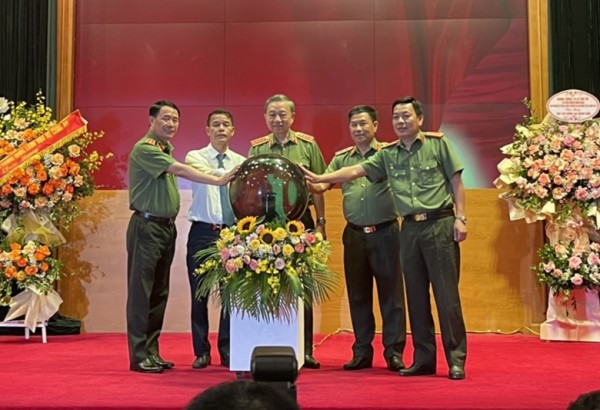 Khai trương Tạp chí Công an nhân dân điện tử