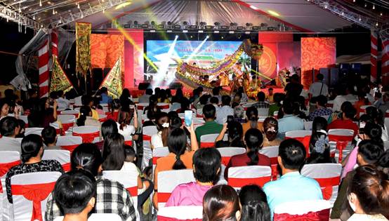 An Giang: Hàng trăm ngàn lượt du khách dự Lễ hội tri ân hai...