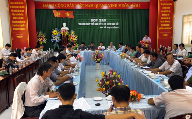 Họp giao ban tại huyện Kiên Hải (1) (Copy)