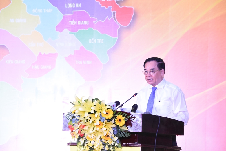 Chủ tịch UBND tỉnh Bến Tre Trần Ngọc Tam phát biểu tại Hội nghị.