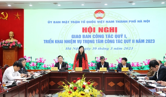 Chủ tịch Ủy ban MTTQ Việt Nam TP Hà Nội Nguyễn Lan Hương phát biểu tại Hội nghị.