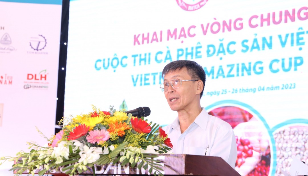 Ông Trịnh Đức Minh, Chủ tịch Hiệp hội Cà phê Buôn Ma Thuột phát biểu khai mạc. (Ảnh: Báo Đắk Lắk điện tử)