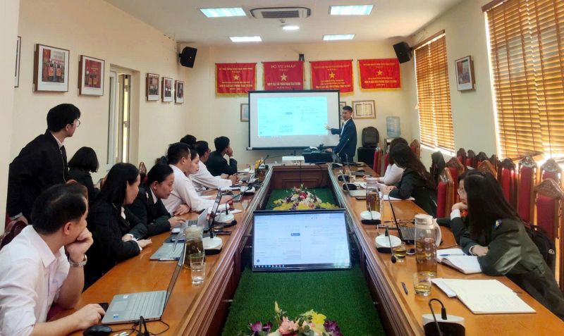 Anh Đỗ Văn Hướng, người phụ trách đầu mối công nghệ thông tin và chuyển đổi số của toàn tỉnh 